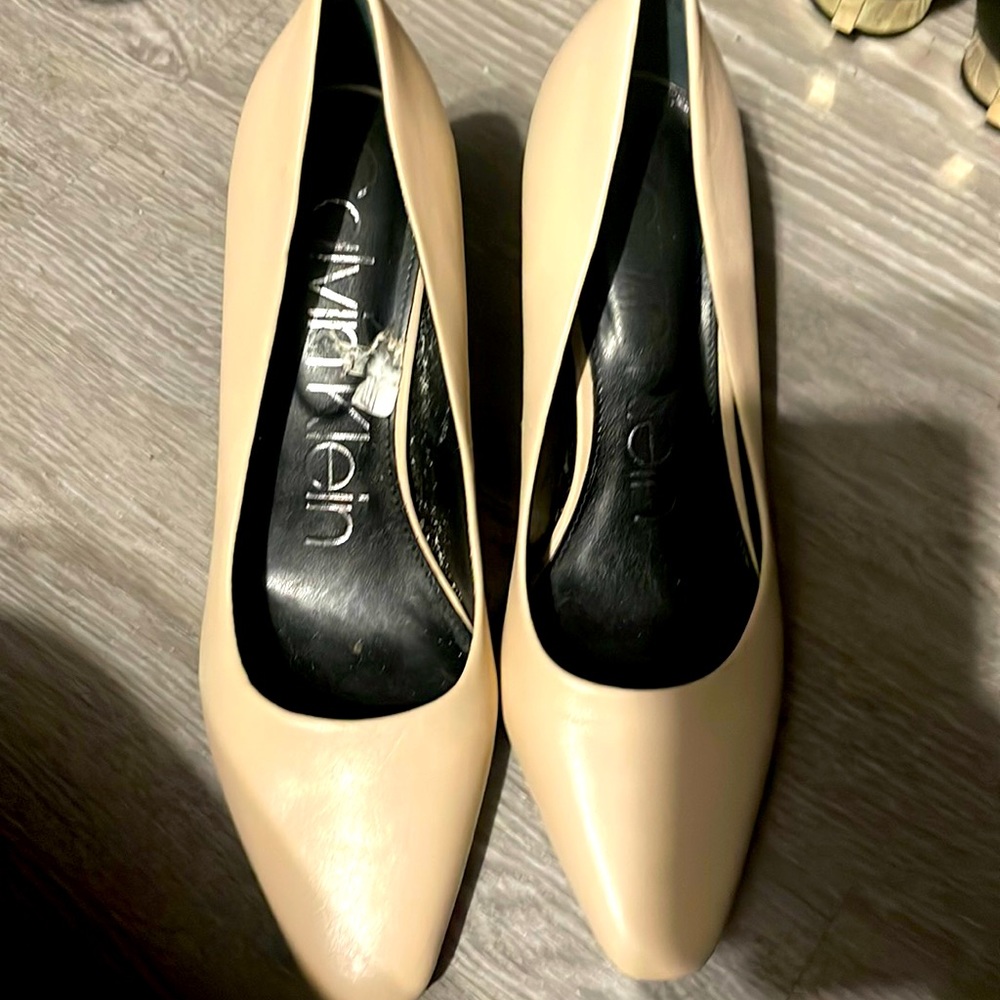 Like New Cream Heels